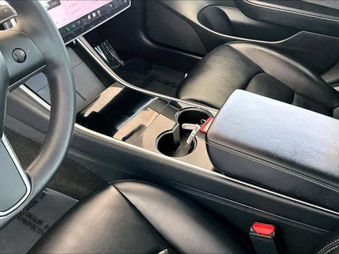 Used 2020 Tesla Model 3 Standard Range Plus RWD image 18