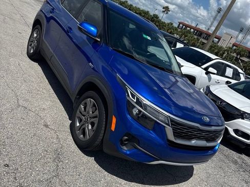 Used 2021 Kia Seltos S AWD/4WD image 1