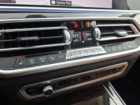 Used 2021 BMW X7 xDrive40i w/ Premium Package image 15