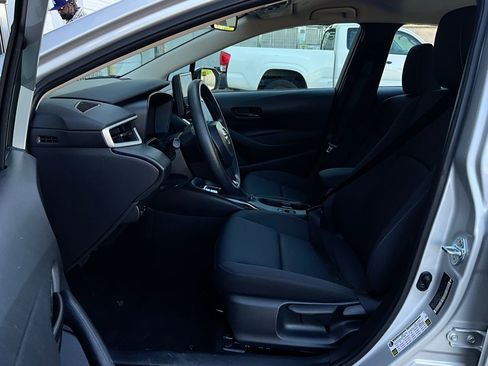 Used 2025 Toyota Corolla LE image 10