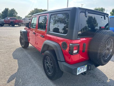 Used 2021 Jeep Wrangler Unlimited Sport AWD/4WD image 5