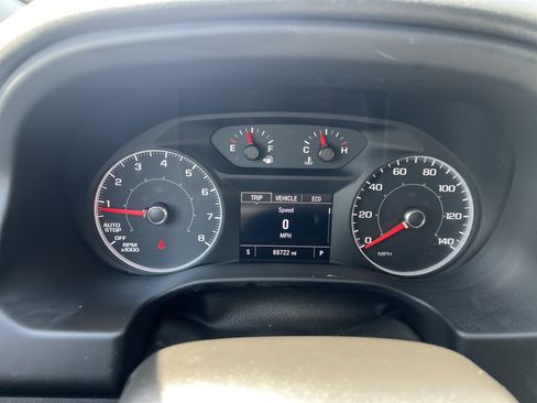 Used 2019 GMC Acadia SLE FWD image 18