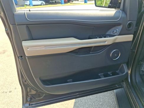 Used 2024 Ford Expedition Limited RWD image 14