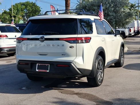 Certified 2023 Nissan Pathfinder SV FWD image 6