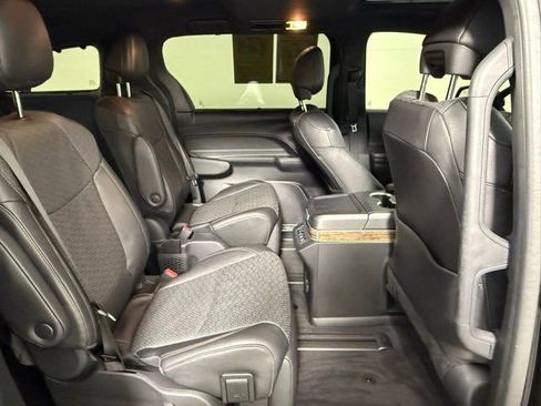 Used 2025 Toyota Sienna Platinum image 46