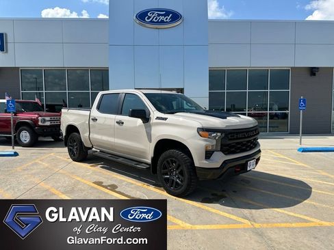 Used 2026 Chevrolet Silverado 1500 Custom Trail Boss w/ LPO, Dark Essentials Package AWD/4WD image 1