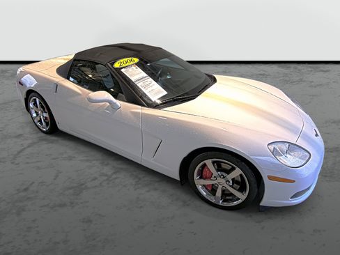 Used 2006 Chevrolet Corvette Convertible w/ Preferred Equipment Group image 5