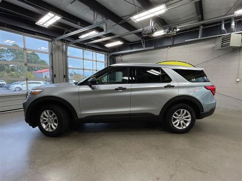 Used 2020 Ford Explorer 4WD image 2