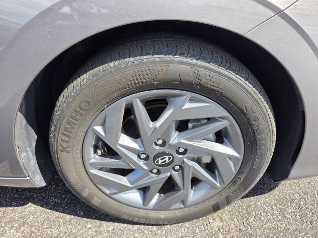 Used 2024 Hyundai Elantra SEL FWD image 8