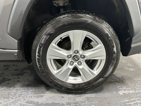 Used 2021 Toyota RAV4 XLE w/ Convenience Package image 7