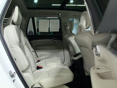 Used 2018 Volvo XC90 T6 Momentum w/ Convenience Package AWD/4WD image 24