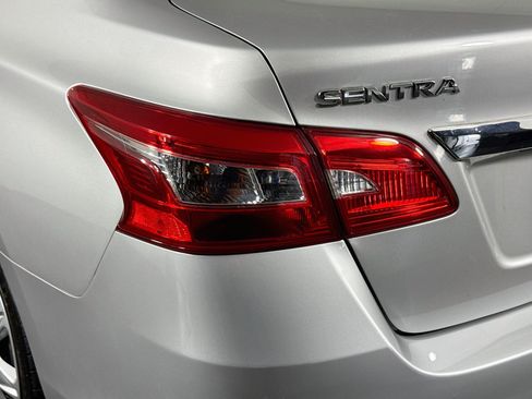 Used 2019 Nissan Sentra S FWD image 35