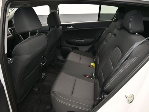 Used 2022 Kia Sportage LX image 29