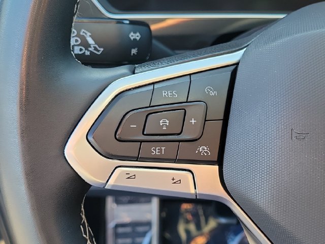 Certified 2023 Volkswagen Tiguan SE R-Line FWD image 21