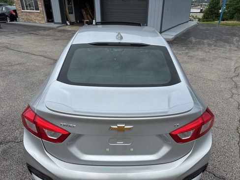 Used 2017 Chevrolet Cruze LT w/ Sun And Sound Package image 9