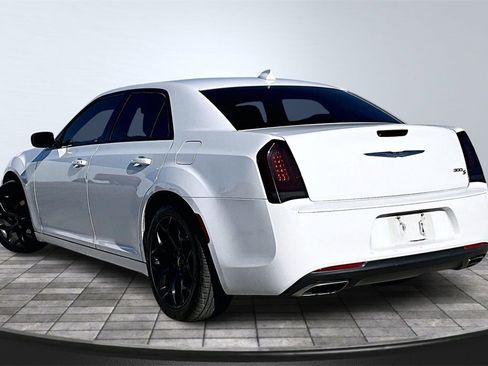 Used 2019 Chrysler 300 S image 3