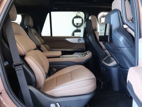 Used 2025 Lincoln Navigator Black Label AWD/4WD image 22