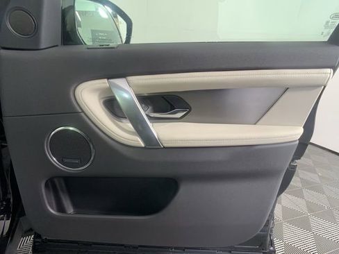 Certified 2024 Land Rover Discovery Sport Dynamic SE image 30