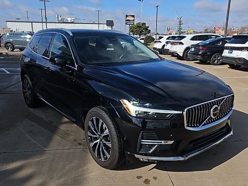 Used 2023 Volvo XC60 B5 Plus image 3