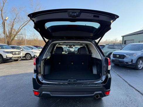 Used 2023 Subaru Forester Limited image 32