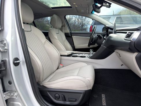 Used 2019 Genesis G70 3.3T Advanced w/ Elite Package image 14