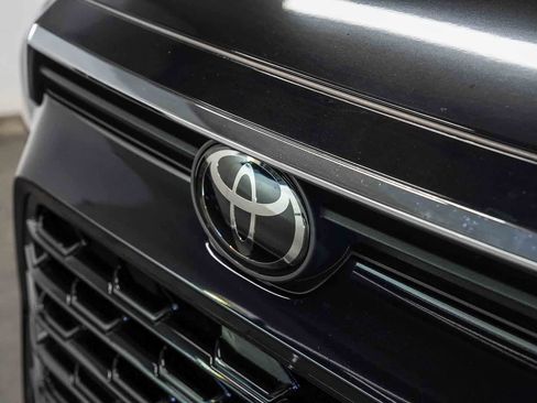 Used 2025 Toyota Grand Highlander FWD image 8
