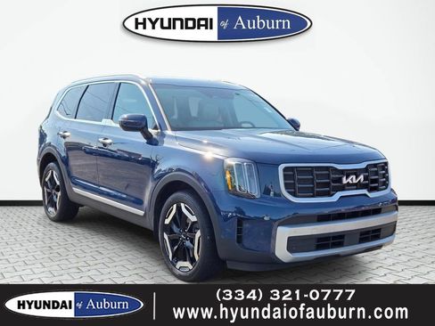 Used 2025 Kia Telluride S FWD image 1