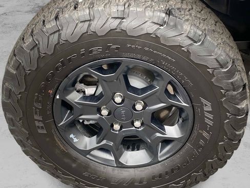 Used 2023 Jeep Wrangler Unlimited Rubicon 4xe AWD/4WD image 28