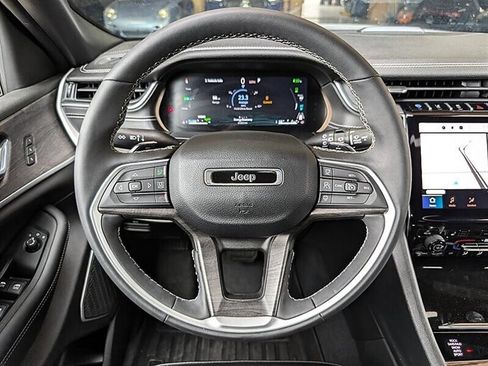 Used 2024 Jeep Grand Cherokee Limited 4xe image 19