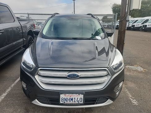Used 2018 Ford Escape SE FWD image 2