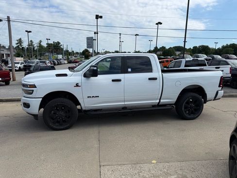 Used 2025 RAM 2500 Big Horn AWD/4WD image 10
