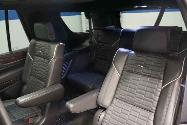 Used 2023 Cadillac Escalade Premium Luxury Platinum AWD/4WD image 24