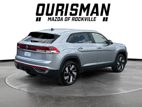 Used 2025 Volkswagen Atlas Cross Sport SE FWD image 6