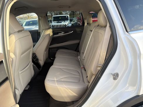 Certified 2023 Lincoln Nautilus AWD w/ Premium Package image 13