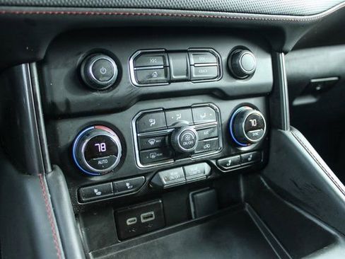 Used 2024 Chevrolet Suburban RST w/ Luxury Package image 18