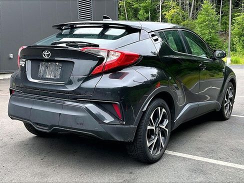 Used 2020 Toyota C-HR XLE FWD image 4