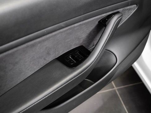 Used 2020 Tesla Model 3 Long Range image 38