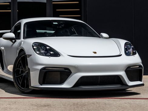 Used 2020 Porsche 718 Cayman GT4 RWD image 9