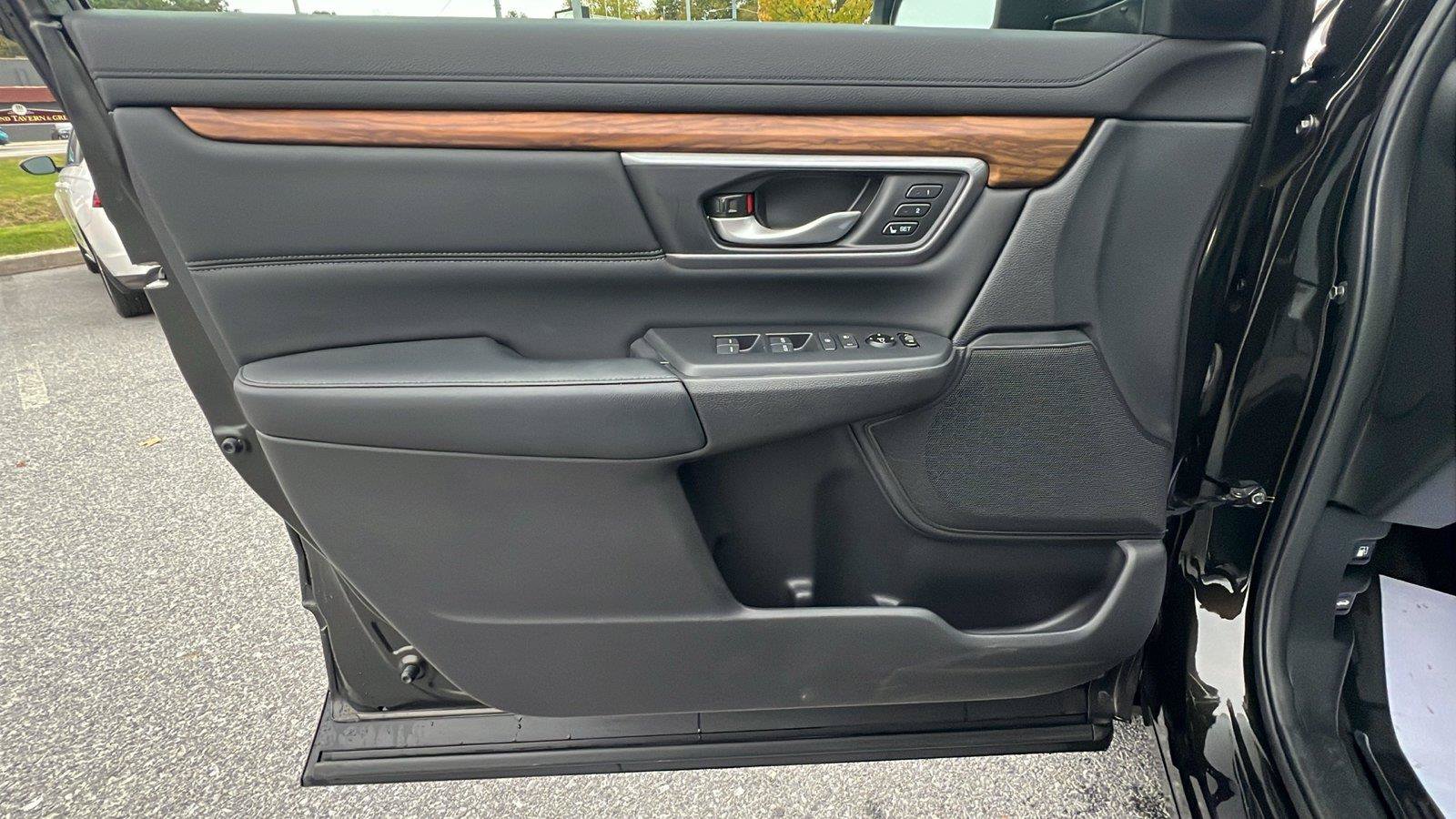 Used 2017 Honda CR-V Touring image 22