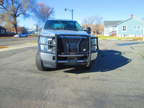 Used 2018 Ford F250 XL w/ Power Equipment Group image 3