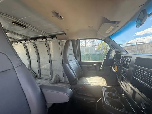Used 2016 Chevrolet Express 2500 image 47