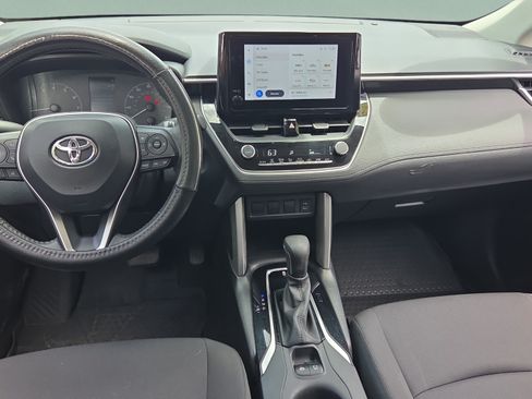 Used 2023 Toyota Corolla Cross LE AWD/4WD image 12