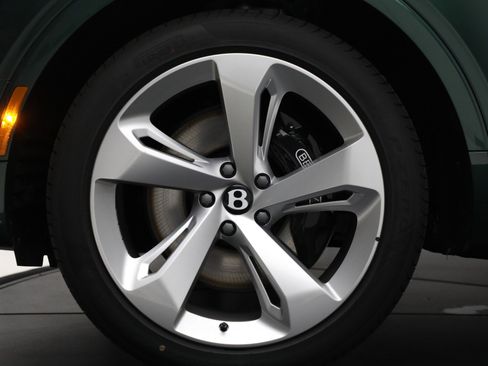 New 2025 Bentley Bentayga image 48