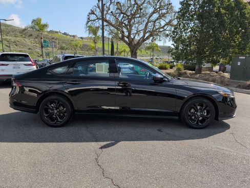 Used 2025 Honda Accord SE image 6