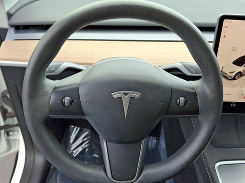 Used 2023 Tesla Model Y Long Range AWD/4WD image 16