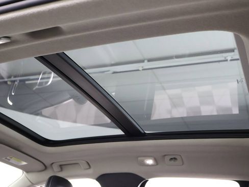 Used 2023 Volvo XC40 B5 Plus w/ Protection Package Premier image 23