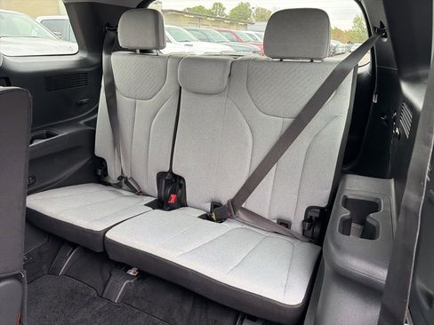 Used 2023 Hyundai Palisade SE image 24