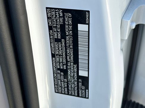 New 2025 Volvo EX90 Plus image 23