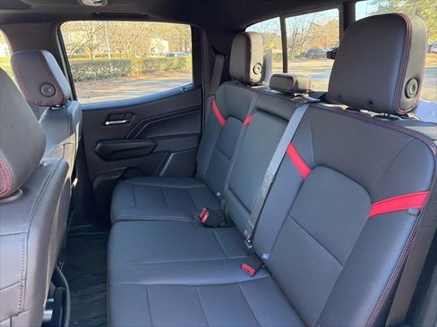 Used 2024 Chevrolet Colorado Z71 w/ Z71 Convenience Package 2 image 21