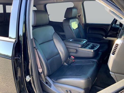 Used 2017 Chevrolet Silverado 1500 LTZ Z71 w/ LTZ Plus Package AWD/4WD image 9